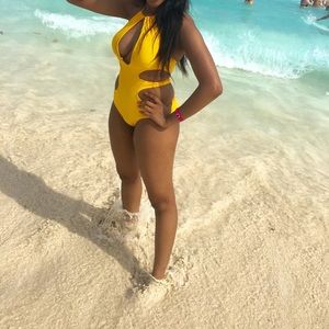 Sexy Yellow Monokini!